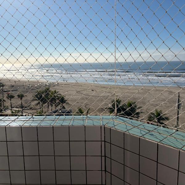 Apartamento com 02 sacadas belìssimas para o mar