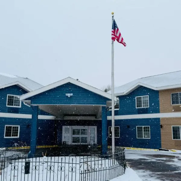 AmericInn by Wyndham Lake Mills, hotel in Lake Mills