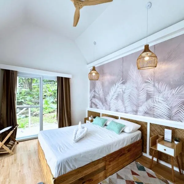 Riomana Villas Resort & Cafe, Hotel in Cateel