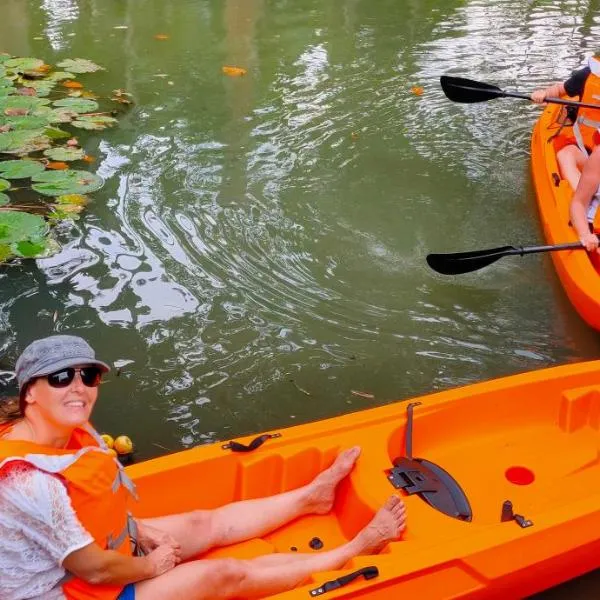 Kuttickattil Pool Home Stay Kumarakom, hotel a Kumarakom