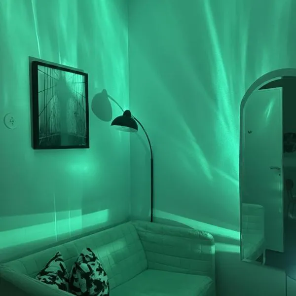 GuestFirst Aurora Studio Space-Themed Escape, hotel a Hèlsinki