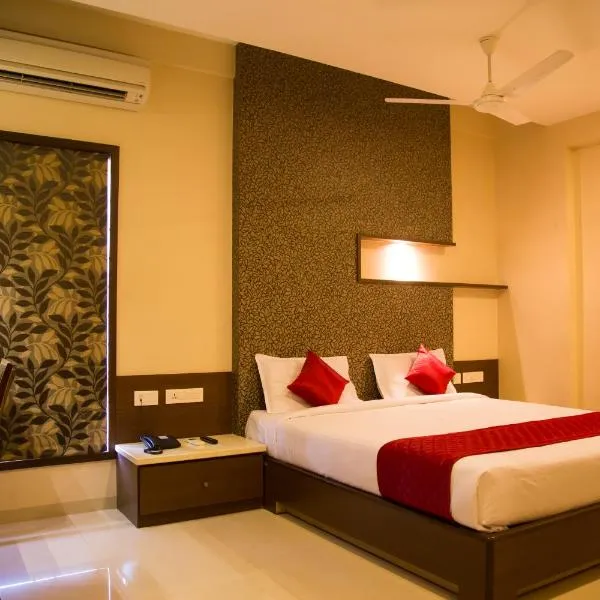 Hotel Sri Sakthi, hotel v destinácii Thirumurugan Poondi