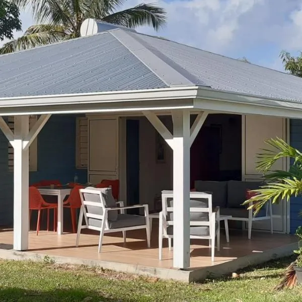 Beautiful West Indian house in a wooded garden、Petit-Canalのホテル