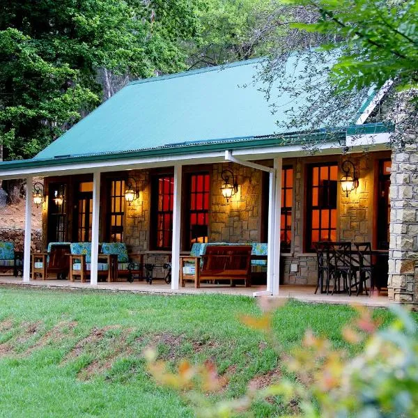 New England Cottage by First Private Stays, hotel v destinácii Underberg