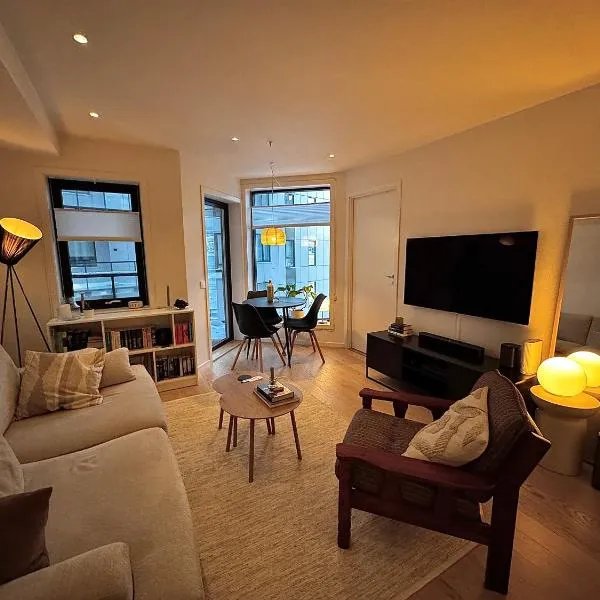 New and downtown apartment، فندق في ترومسو