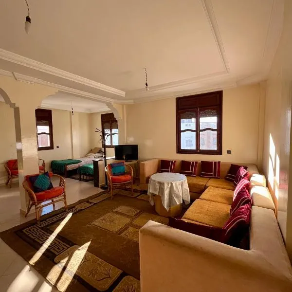 Sunny Apartment in Agadir - Fast WiFi, Suitable for Families, hotelli kohteessa Agadir