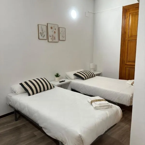 Mini Peixcateria A, hotel in Sagunto