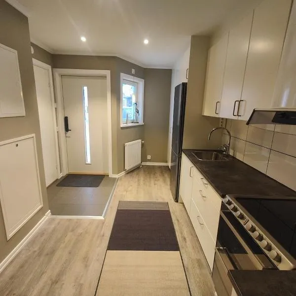 New Central Apartment, hotel din Östhammar