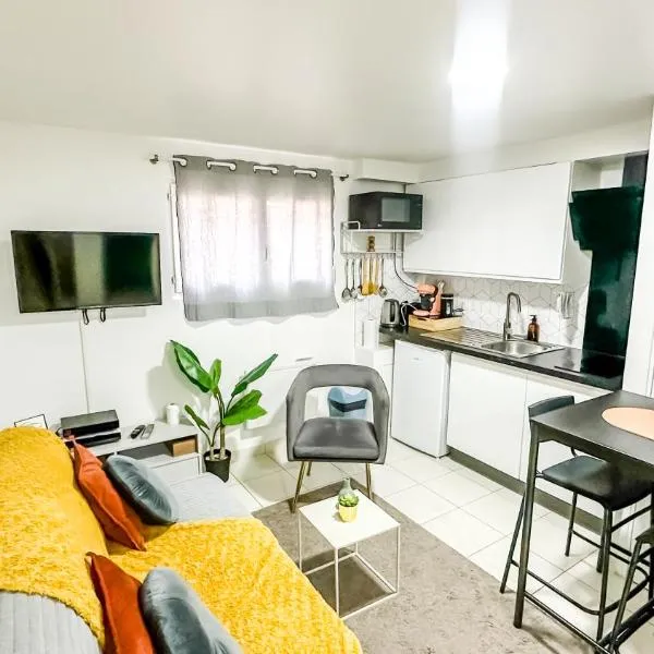 La Parenthèse Urbaine - T2 Cosy et fonctionnel - Metro 5 Bobigny, готель у місті Бобіньї