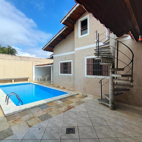 Casa Grande com piscina e churrasqueira a 400m da praia - Foto 4