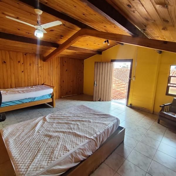 Casa Grande com piscina e churrasqueira a 400m da praia - Foto 2