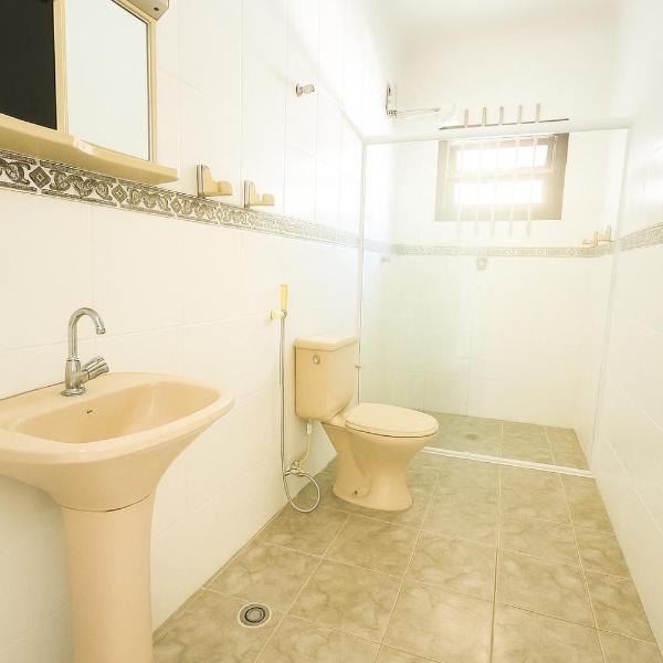 Casa Grande com piscina e churrasqueira a 400m da praia - Foto 3