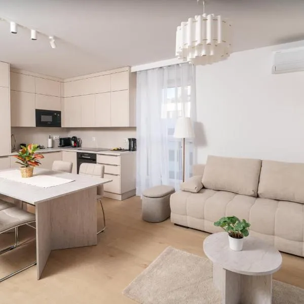 Beige Harmony Residence for Family & Business with Parking and AC by UniqueRent、ヴロツワフのホテル