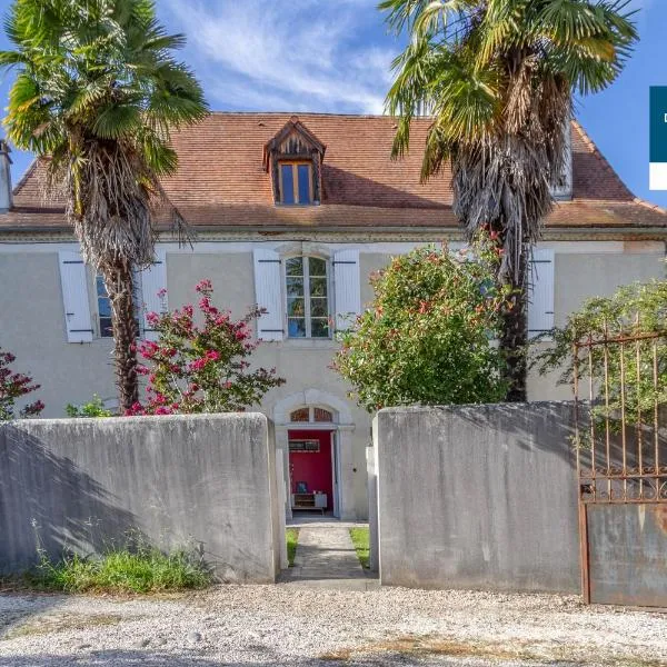 La Bastide - 8 personnes - Maison avec jardin, hotell i Lescar