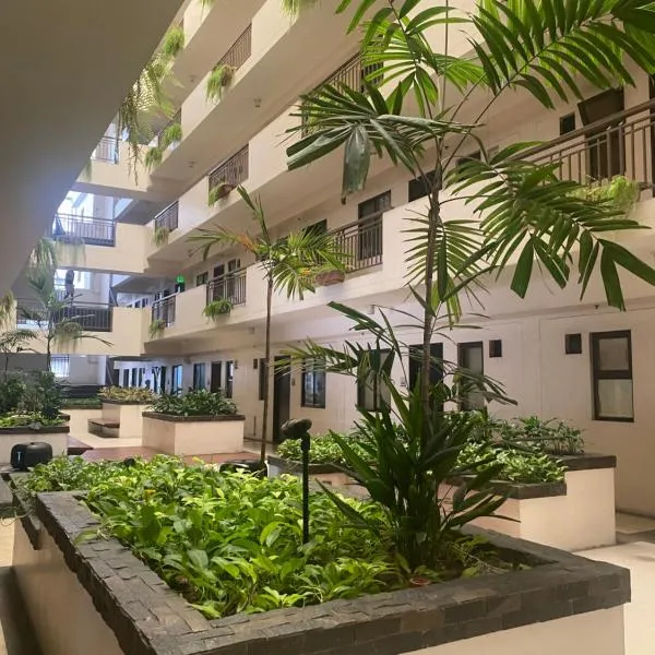 Resort Inspired Condo Beside NAIA Terminal 1 Near Okada and City of Dreams, hotell i Manila