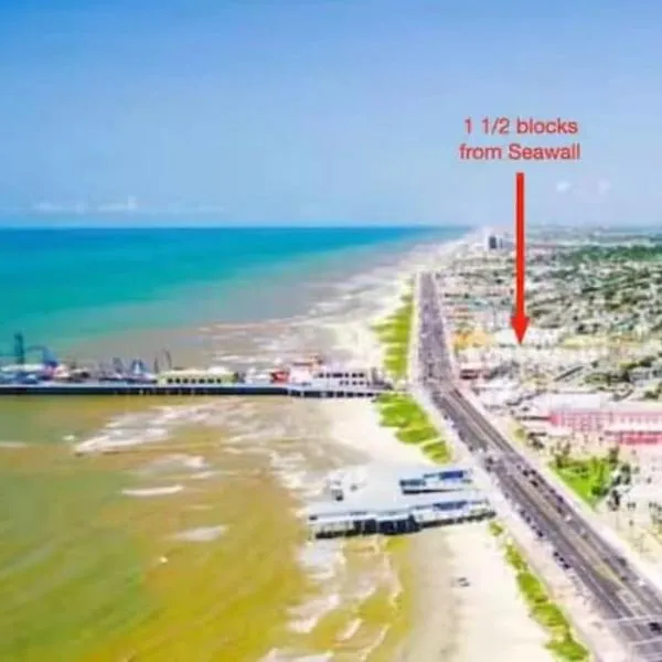 The Tides of Galveston Pet Friendly Walk to Beach, hotel a Galveston