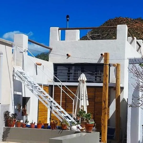 La Casa de las Golondrinas, hotel v mestu Las Hortichuelas Bajas