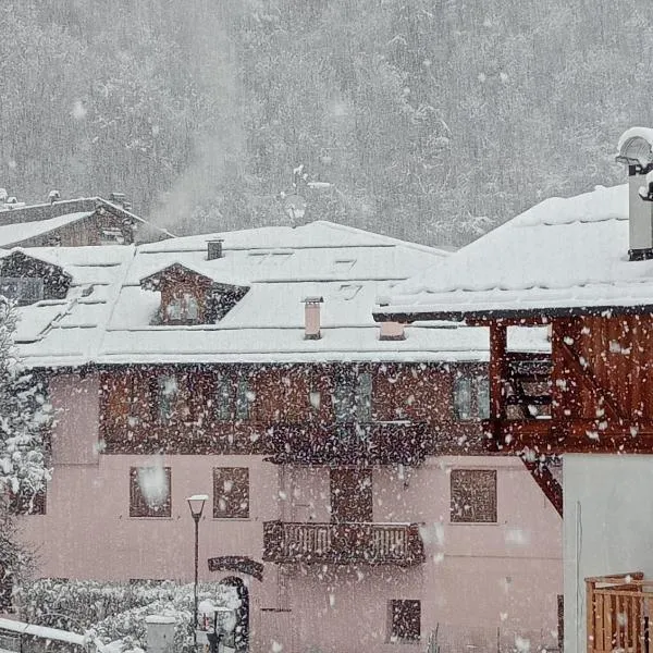 Maso Anna, hotel a Commezzadura