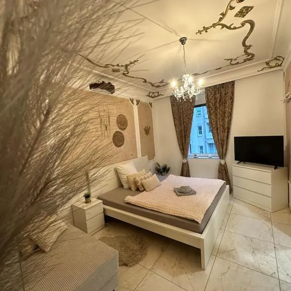 City Honor Extravagance, готель у Лінці