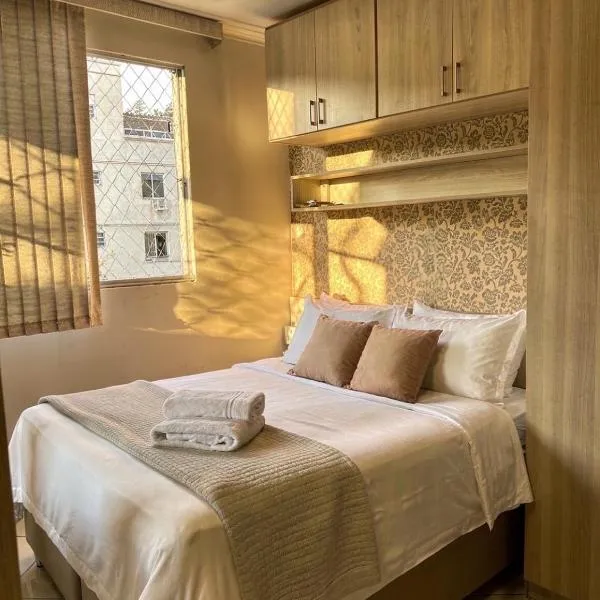 Cobertura Climatizada com Suíte 2 km do Aeroporto de Salvador Vaga de Garagem Elevador & Portaria 24h, hotel em Lauro de Freitas