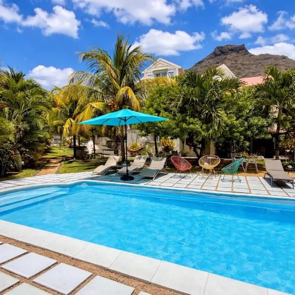 LAKAZ DEL SOL - Elegant apartments with luxurious garden, pool and barbecue area - Tourism Permit Certified, hotel in Tamarin