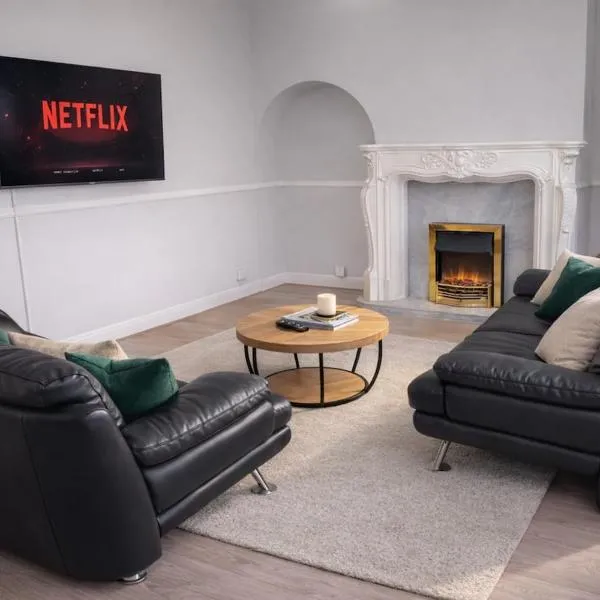 Modern 3 Bed Apartment Near Leeds Arena Free Parking, hótel í Central Station