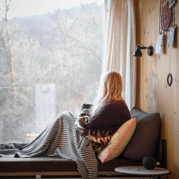 Cabin Westerwald Sauna, 5G Internet, E-Ladesäule, hotel em Niederdreisbach