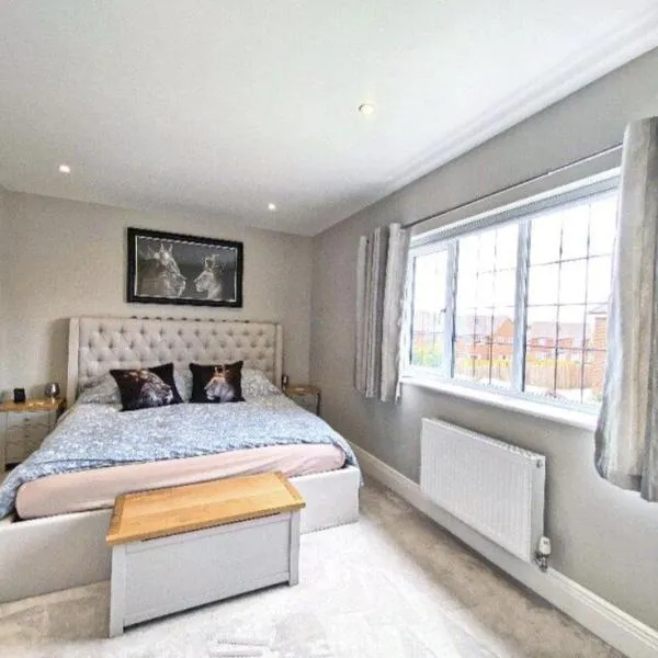 Foreman Manor Near London & Guildford 3 Bed 3 Bath, khách sạn ở Ash