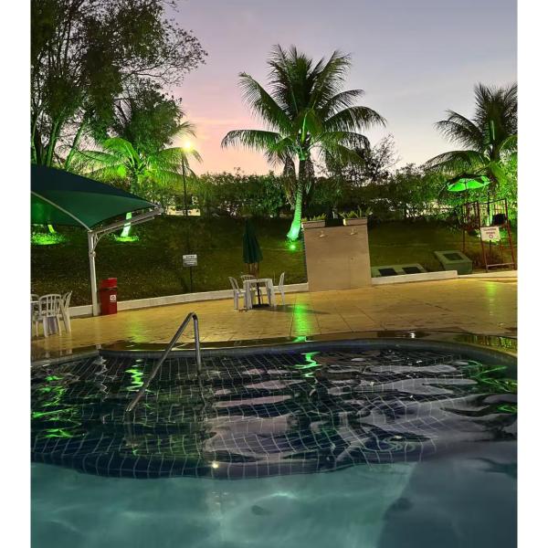 Flat com vista do lago e piscina aquecida - Foto 3