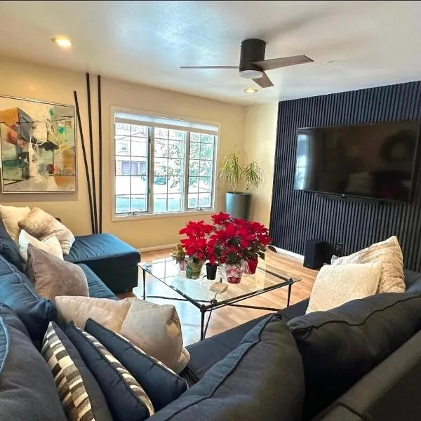 Cozy 4BR 3BA Home- Train to NYC, USOpen, CitiField Mets, MSG, Walk to Harbor & Golf، فندق في Port Washington