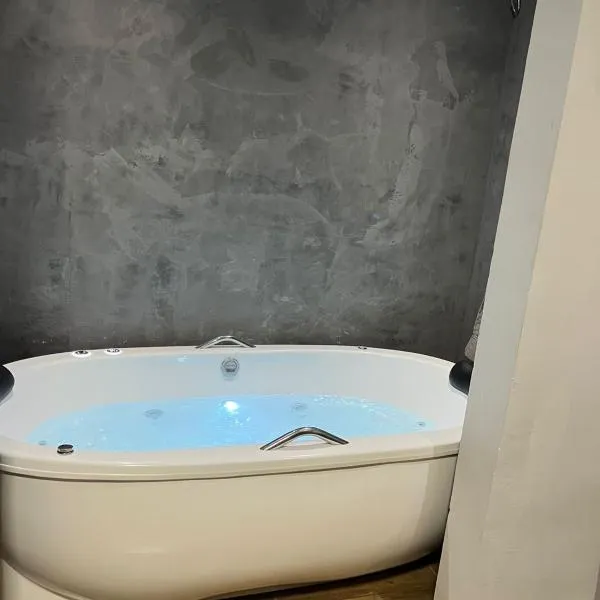 Chalé Jaguary com hidro,Monte Verde MG โรงแรมในCompanhia