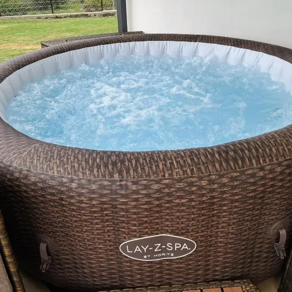 L'Escapade des Hauts location saisonnière avec jacuzzi – hotel w mieście Le Tampon