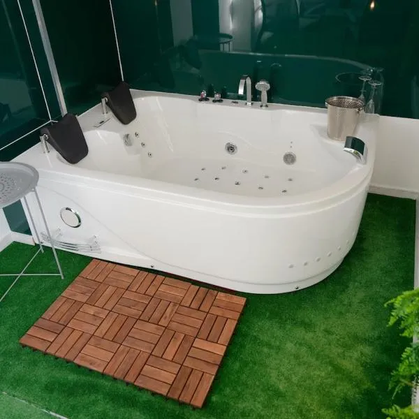 LoveRoom Le Loft & Garden Spa, ξενοδοχείο στη Νανσύ