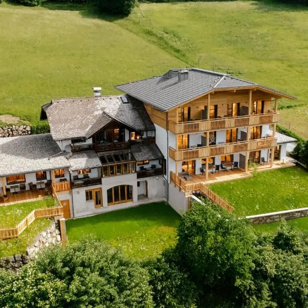 Ferienhof Obergasser und Bergblick, hotel di Weissensee