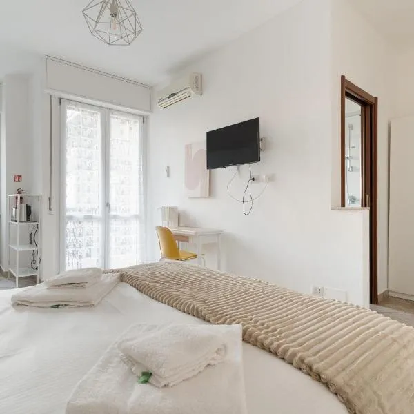 GuestHost - Comfy Studio near Pasteur M1, hotel di Milan