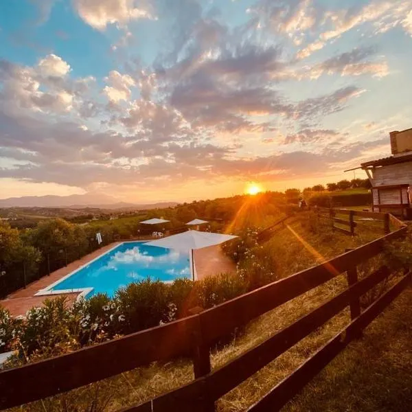 Il Podere degli Asinelli, Hotel in Città Sant'Angelo