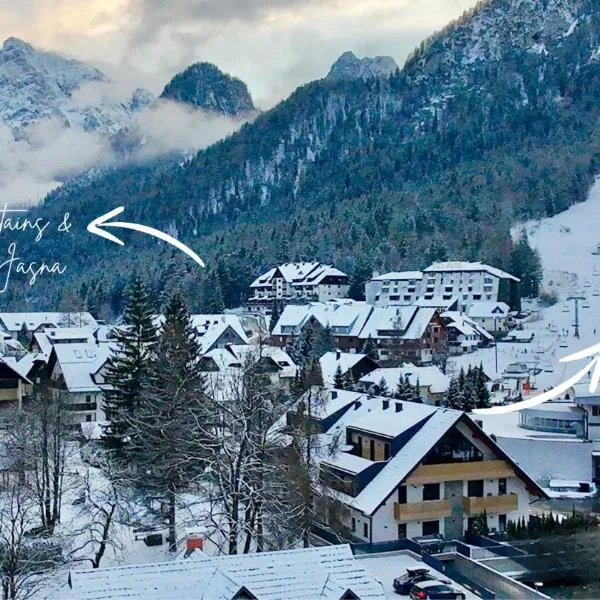 Vila Mojca SKI IN&OUT - Apartmaji Lena, хотел в Кранска гора