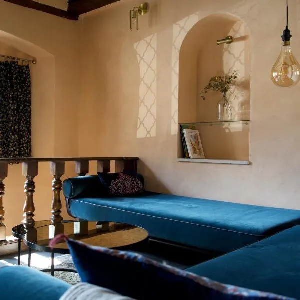 Central & Quiet, Full apart for 2 L'Escapade Fleurie – hotel w mieście Colmar