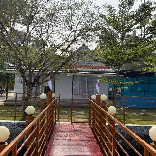 Mayooram Back water Pool Villa, hotel en Kollam