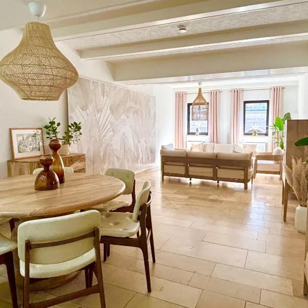 Viesnīca Ferienwohnung La Bohème pilsētā Bādkēnigshofene Grābfeldē
