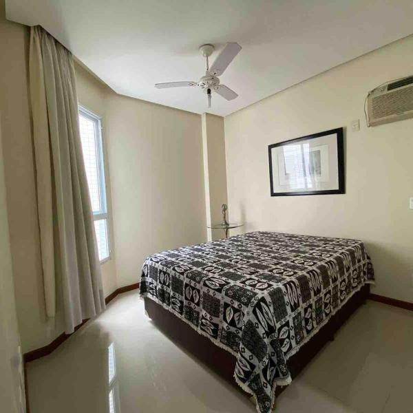 Excelente apartamento de frente para Praia de Peracanga - Foto 2