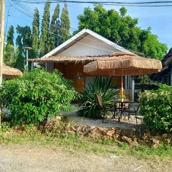 Pineapple Resort Sam roi yot, hotel in Sathani Sam Roi Yot