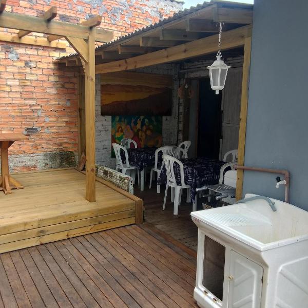 Aconchegante , espaçosa, acomoda 10 pessoas , centralizada perto da praia - Foto 5