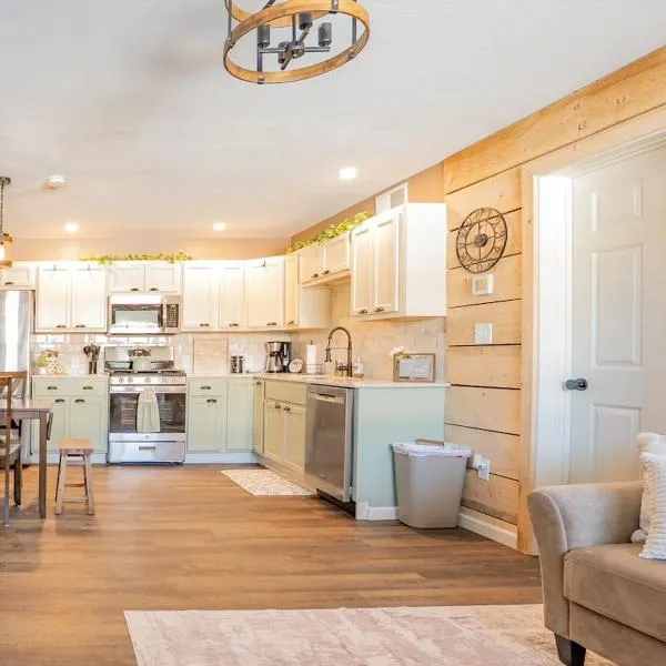 One Bedroom Haven at Avanti Cove, מלון בConneaut Lake