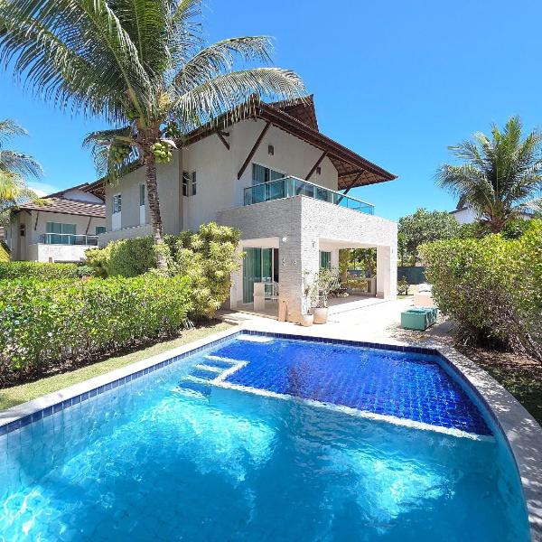 Casa Alto Padrão em Muro Alto com Piscina Privativa por Yolo