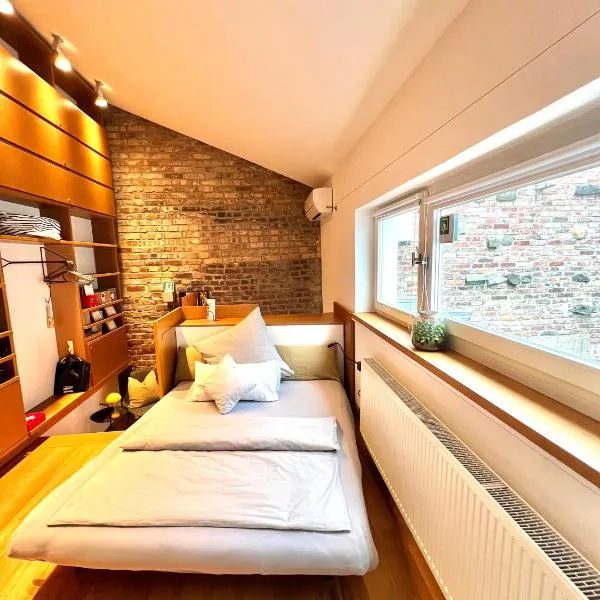 zons22 Tiny Loft in Historic Old Town between Cologne and Düsseldorf, hotel in Dormagen