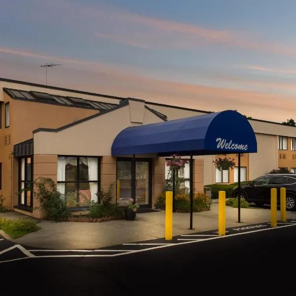 All Seasons Inn & Suites Smithfield Providence, хотел в Смитфийлд