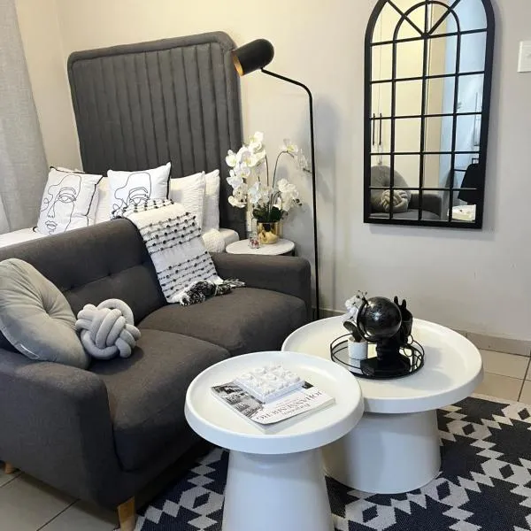 B-Hive at Devland Room 3, готель у місті Совето