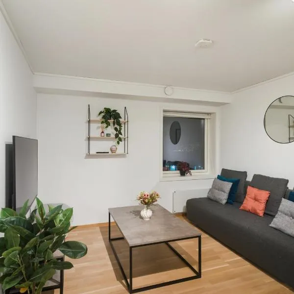 Cozy Aurora View Apartments - Entire 3-Bedroom Fully Furnished Near City Centre, hotell i Tromsø