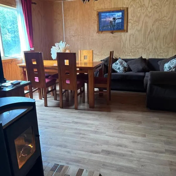 "Cabaña A y M", отель в городе Чайтен